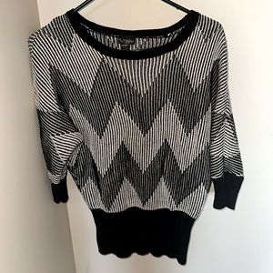 Day trip 3-4 sleeve sweater with metallic piping